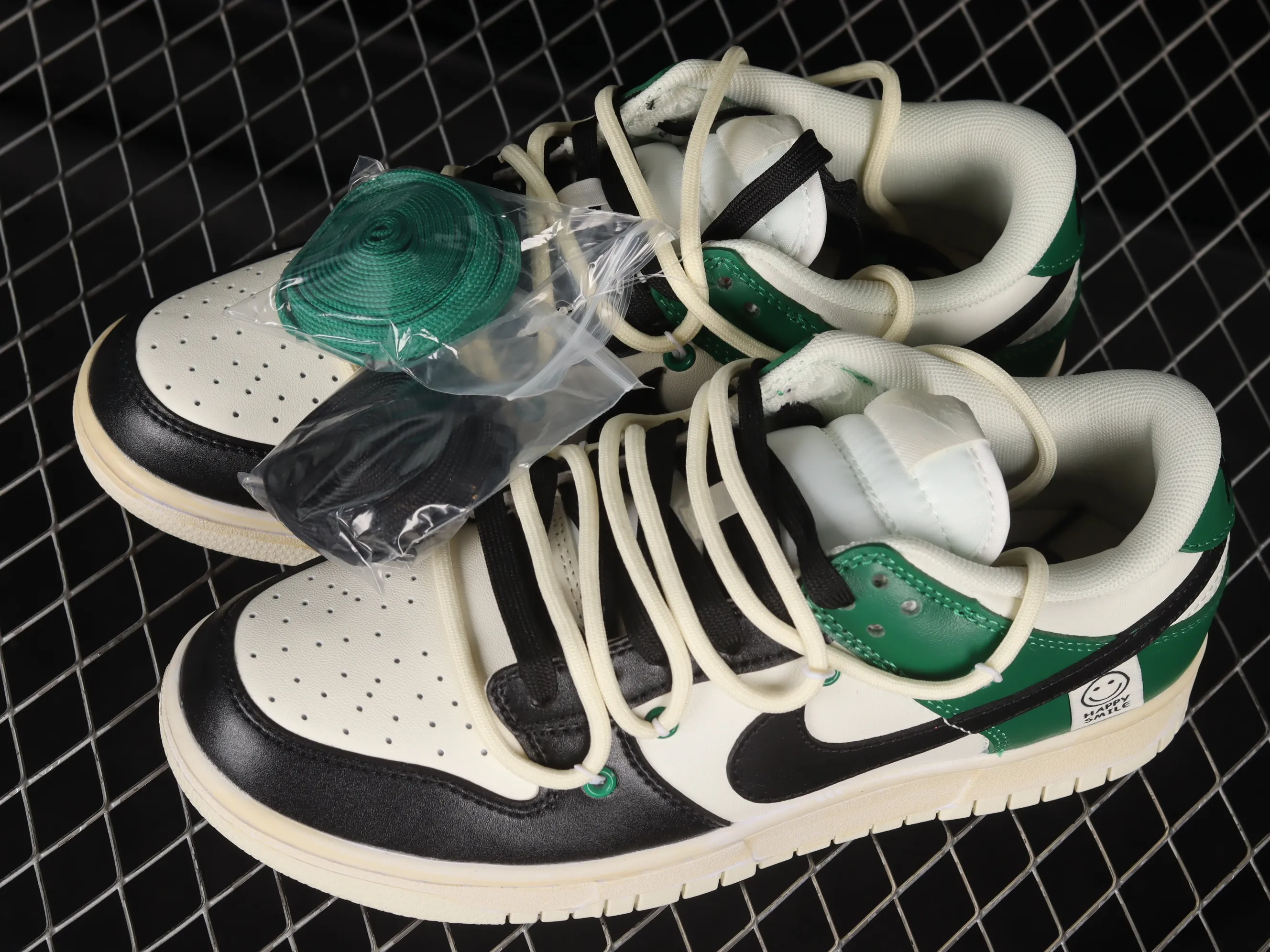 All categories Nk SB Dunk series Nk SB Dunk Low low-top sneakers Nk Dunk Low white green customized version of deconstructed strap casual sneakers DJ6188-100